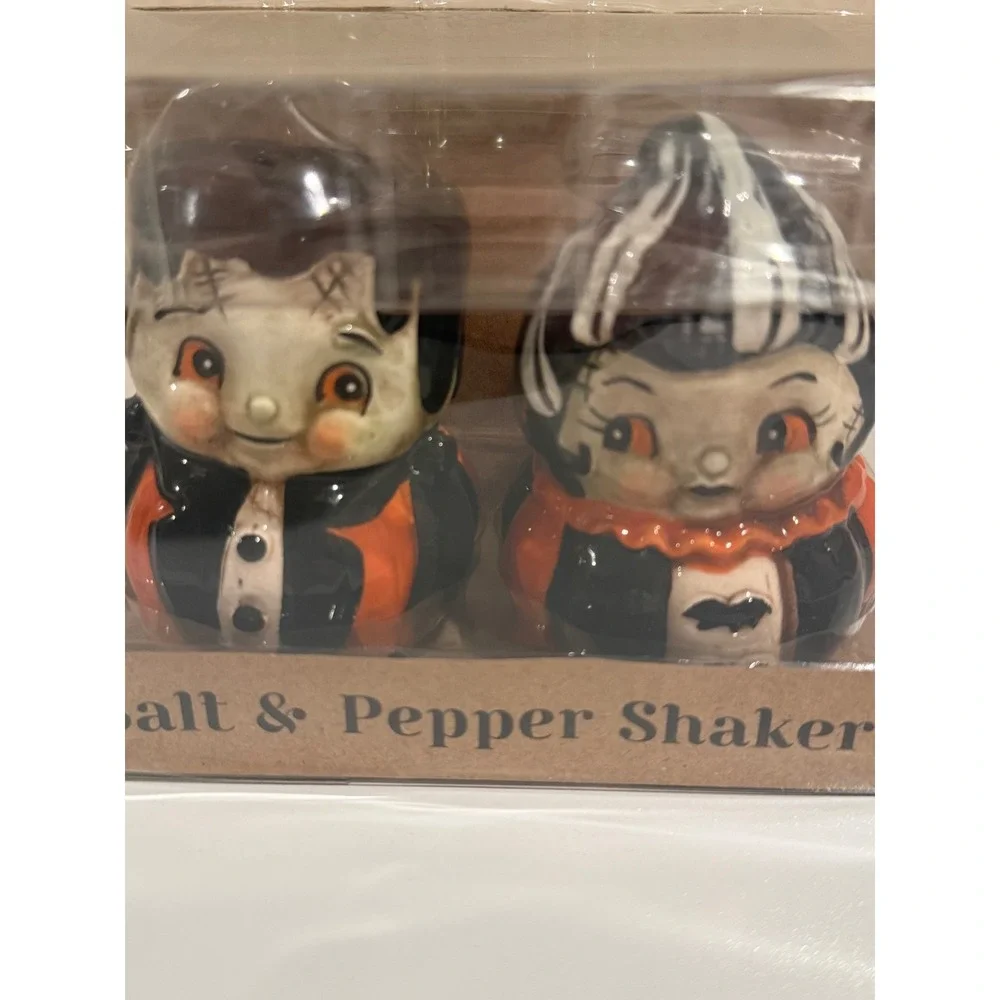 Johanna Parker Transpac Mr & Mrs Frank Halloween Salt & Pepper Shaker Set TH0049